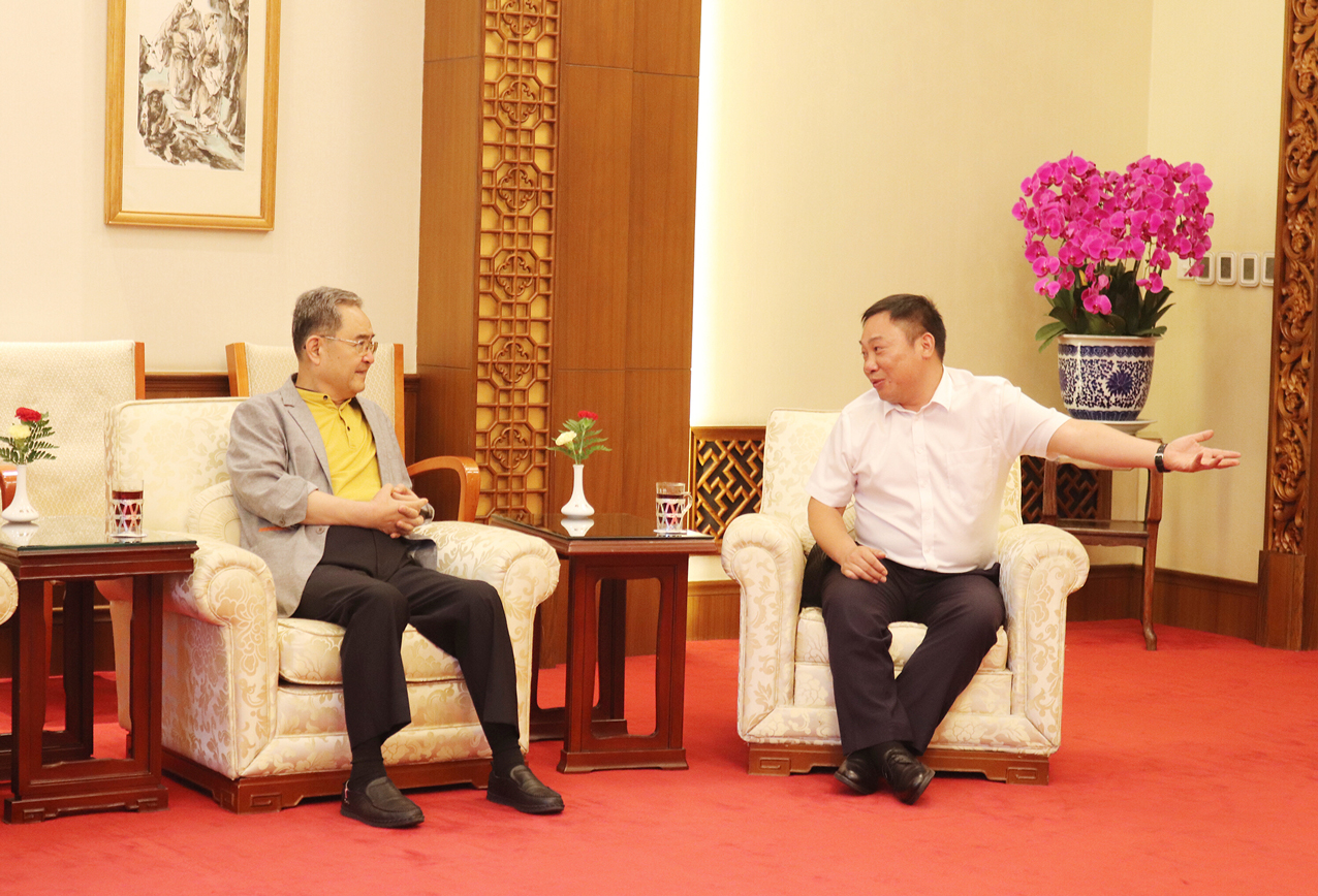 全國政協(xié)第十一屆常委、江蘇省原省長季允石接見南京鴨業(yè)協(xié)會北京考察團